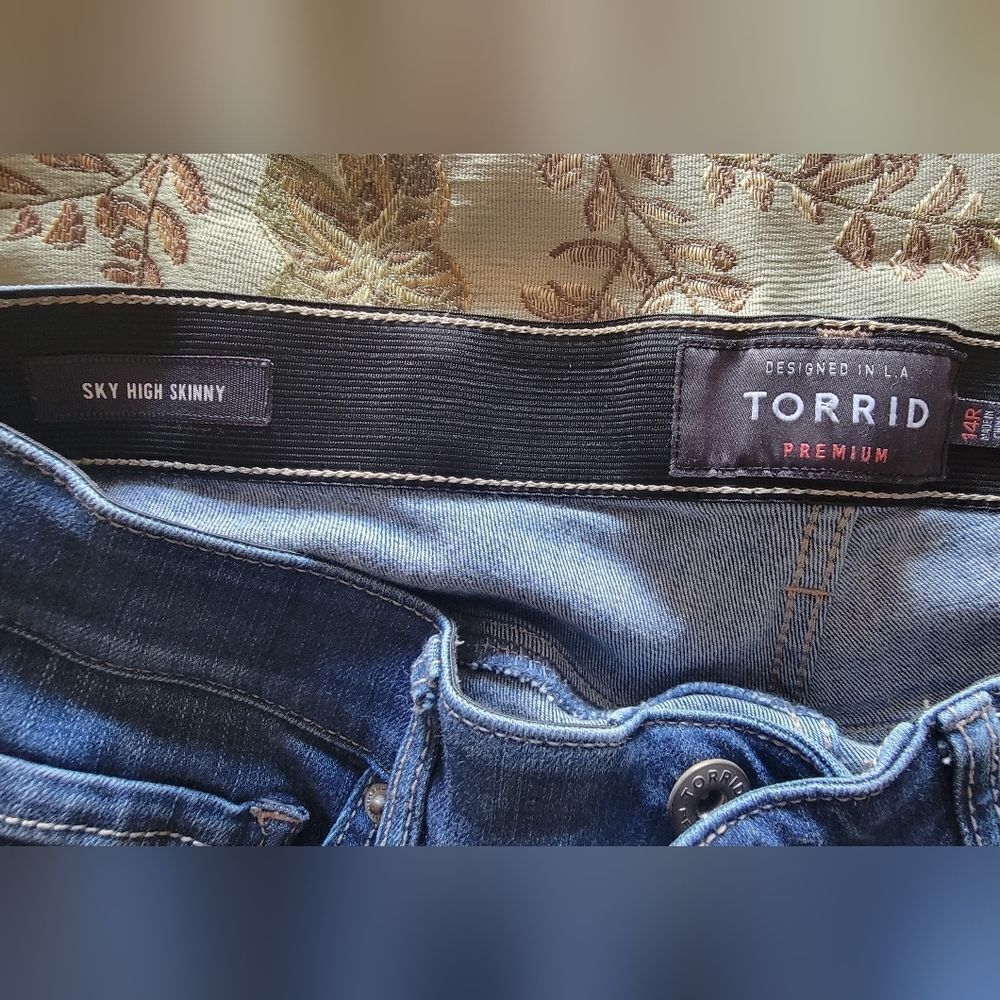Torrid Sky High Skinny distressed jeans - Picture 14 of 14